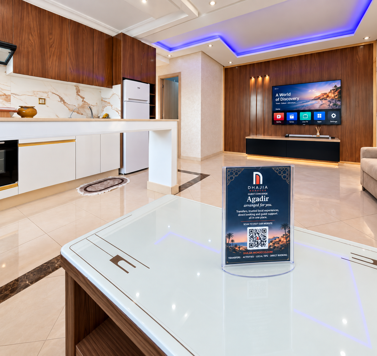 Open kitchen and living room at the Hay Mohammadi Premium holiday apartment, Agadir