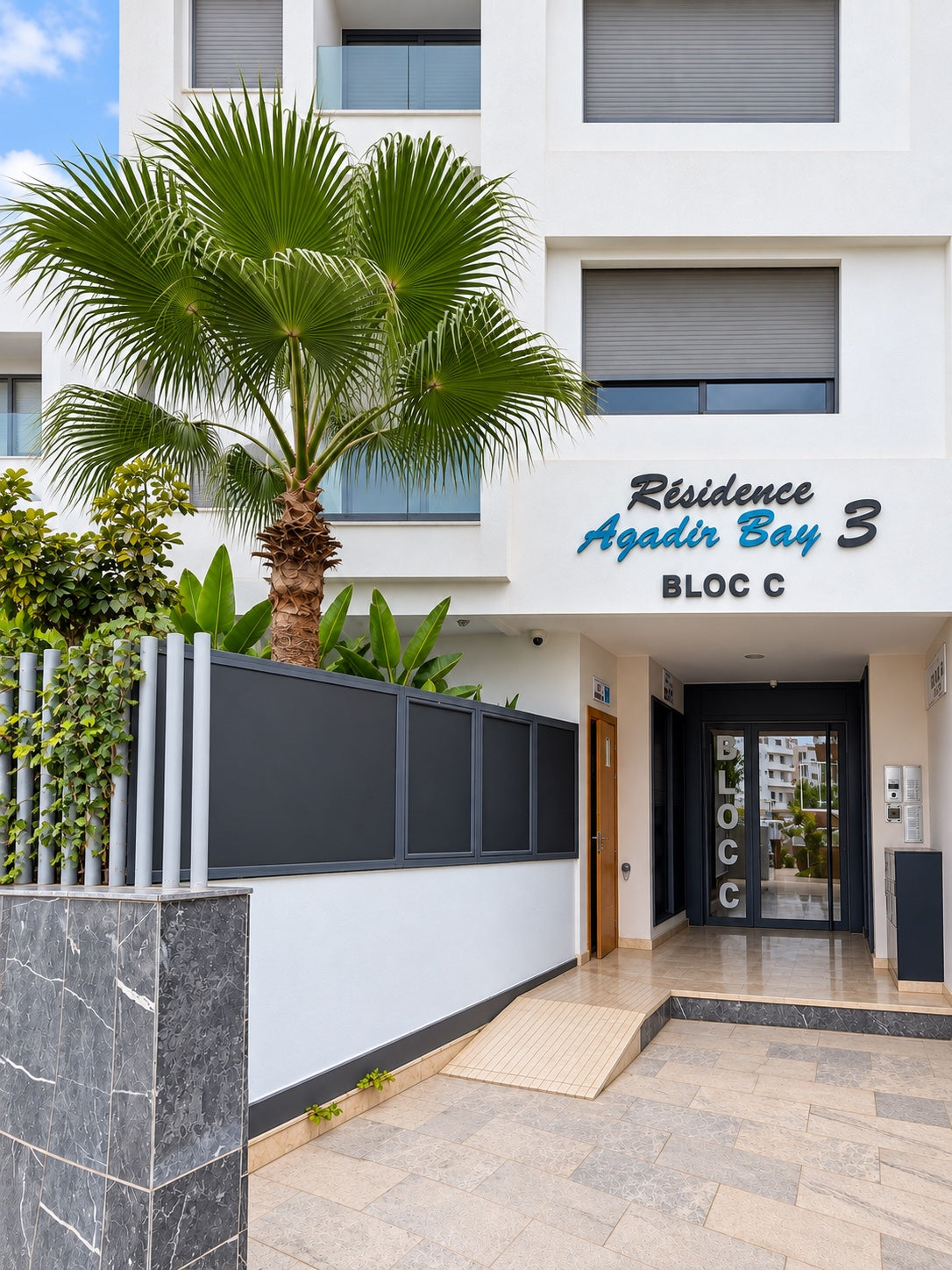 Pool & residence | Agadir Bay 3 Sonaba Bloc C residence entrance