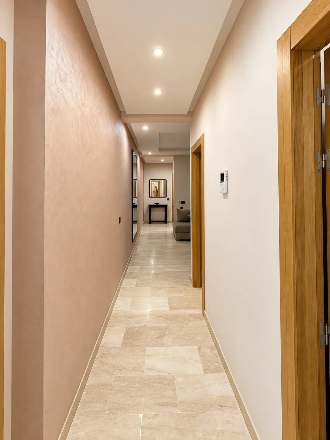 Entrance & hallway | Long hallway connecting rooms in the Agadir Bay apartment