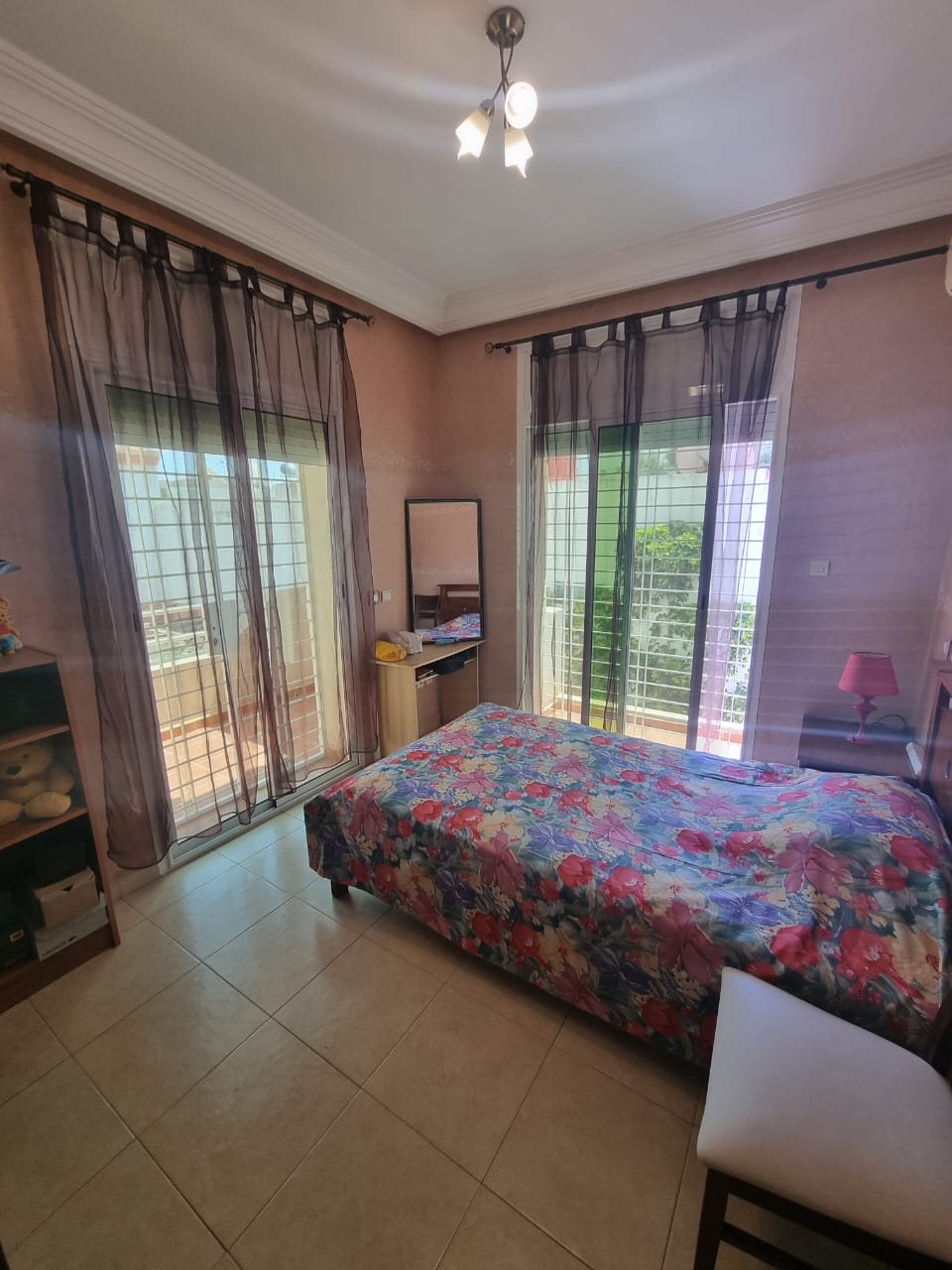 Bedroom with balcony doors — Dakhla Bloc F1 villa, Agadir