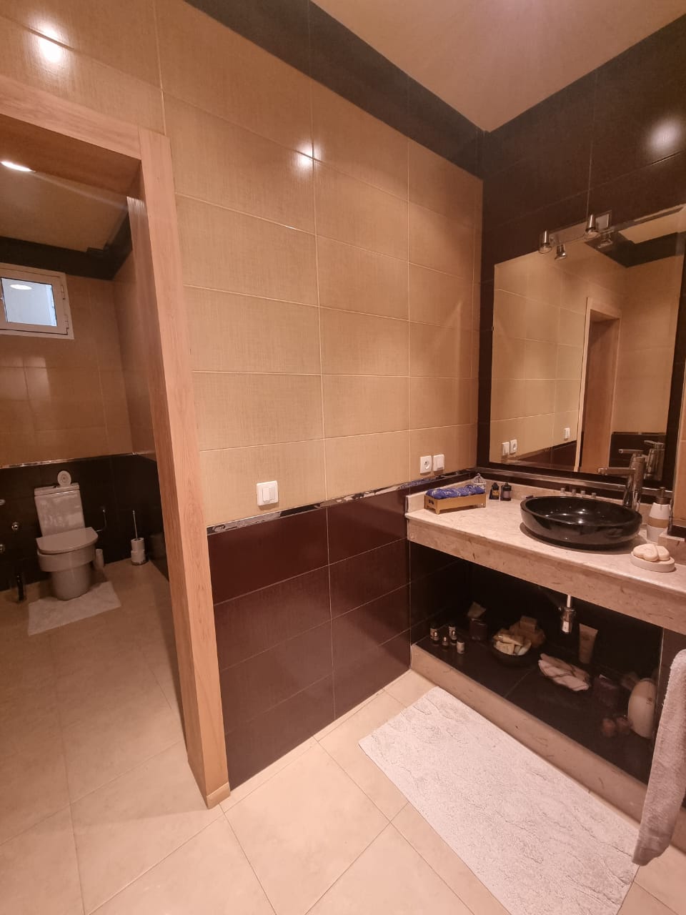 Bathroom with basin and shower — Dakhla Bloc F1 villa, Agadir