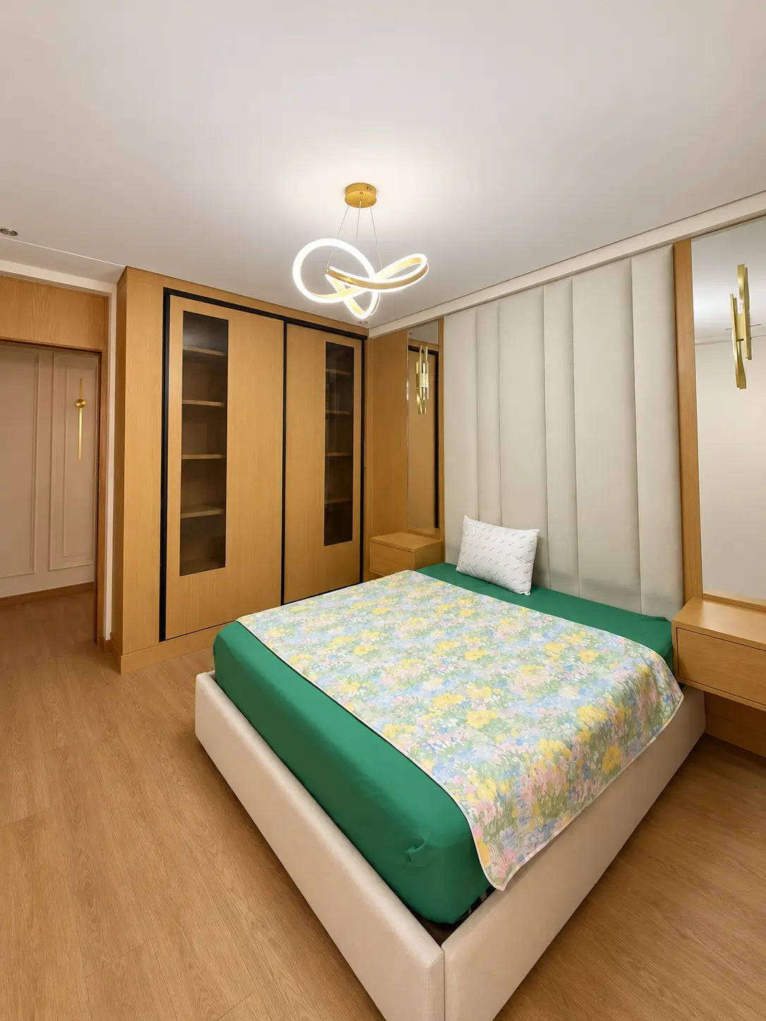 Sypialnia podwójna z zieloną pościelą — apartament z 3 sypialniami na sprzedaż przy Avenue des FAR, Agadir