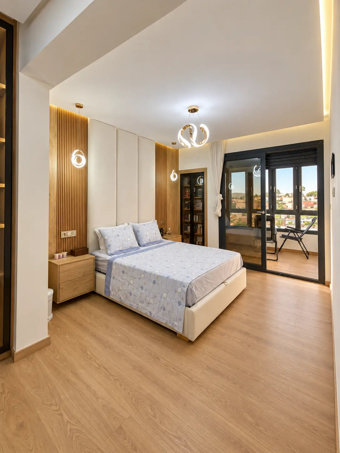 Sypialnia z szafą z lustrem — apartament 3-pokojowy na sprzedaż na Avenue des FAR, Agadir