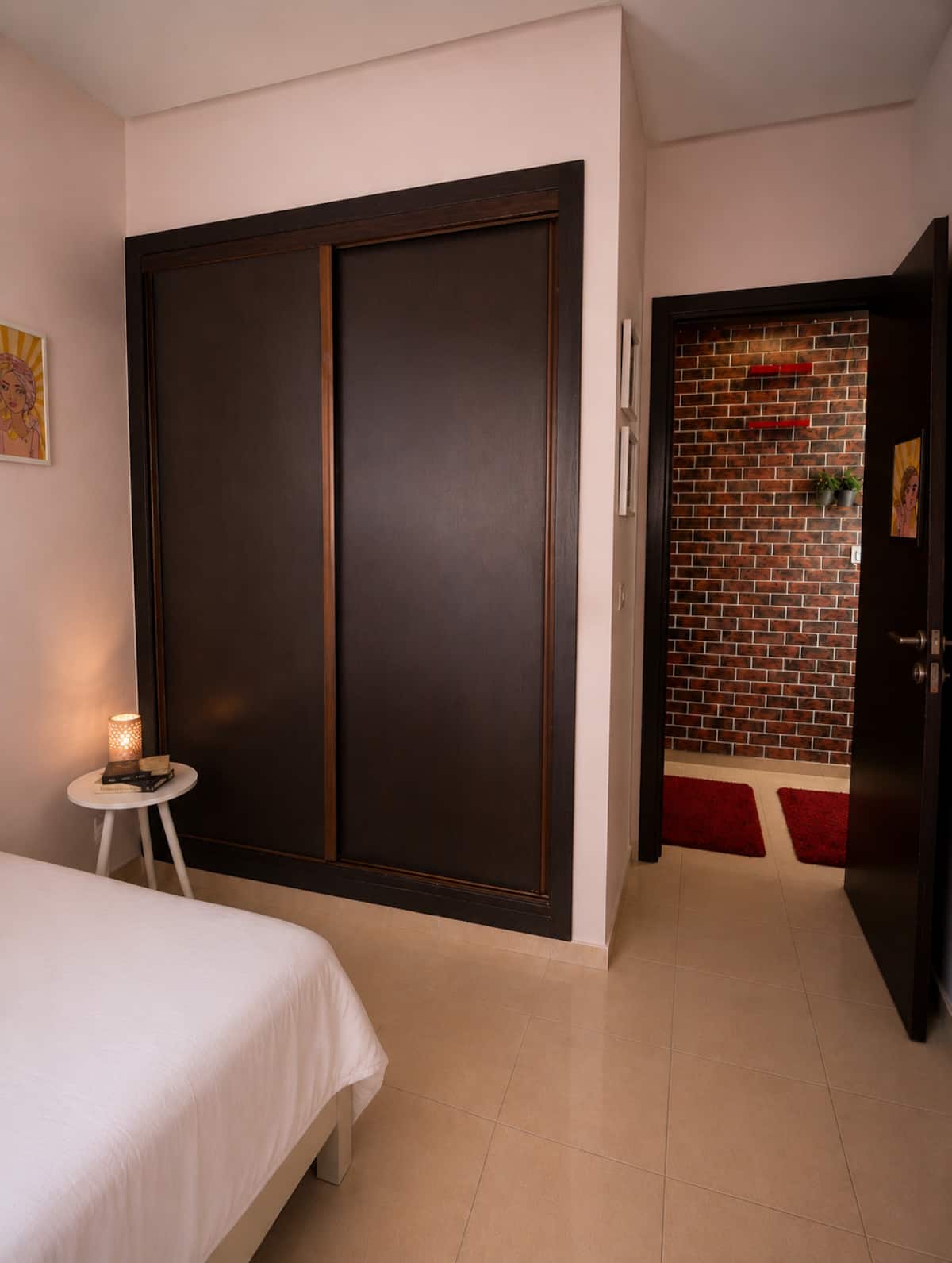 Islane GH6 bedroom with wardrobe storage