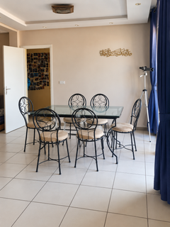 Strefa jadalna ze szklanym stołem — Apartament z tarasem z widokiem na morze na sprzedaż, Agadir